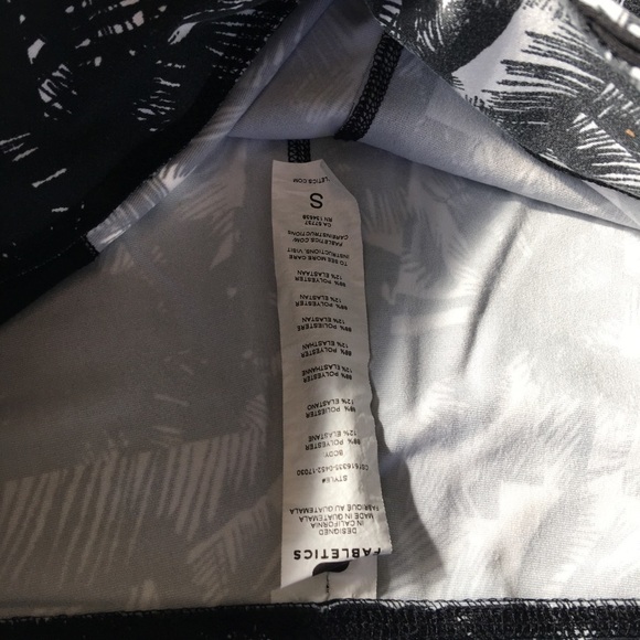 Fabletics Black & White Palm Prints Capri Leggings - Picture 2 of 5